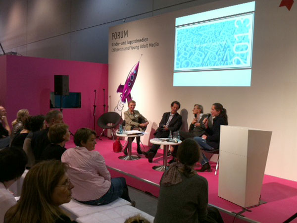 Larry Lempert, Karin Nyman, Helen Sigeland and Felicitas von Lovensberg in conversation.