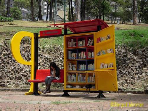 Najčudnije knjižnice na svijetu - Page 2 Colombialibrariesinthepark_bilinguallibrarian