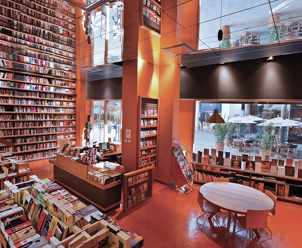 The interior of Librería Ulíses in Santiago de Chile