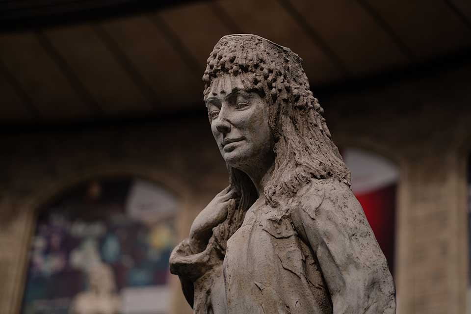A statue of a female figure