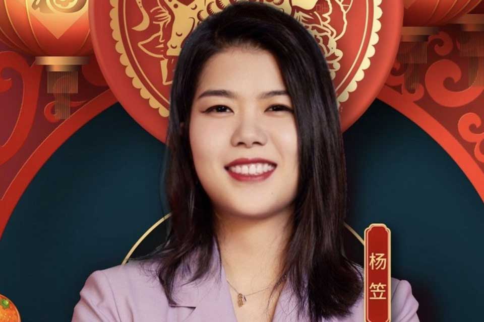 A photograph of the comedian Ying Li